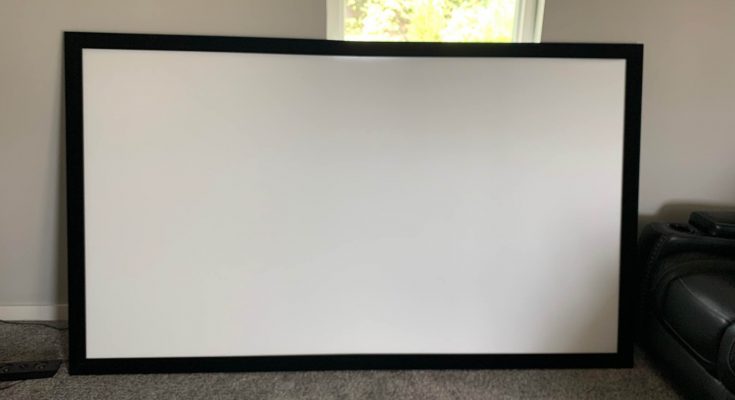 Curved Projector Screen vs Flat?